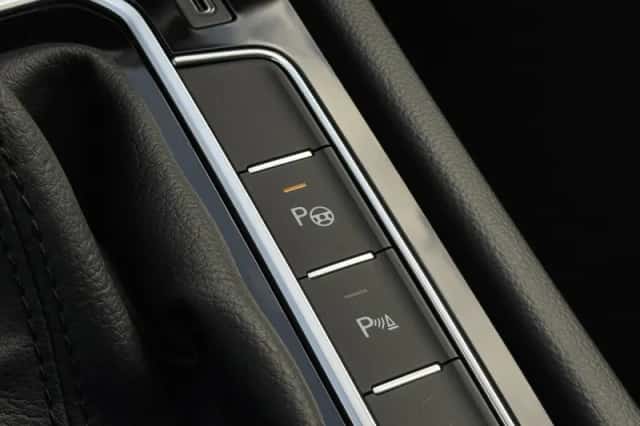 Volkswagen Passat (2021) thumbnail 25