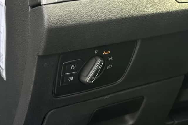 Volkswagen Passat (2021) thumbnail 26