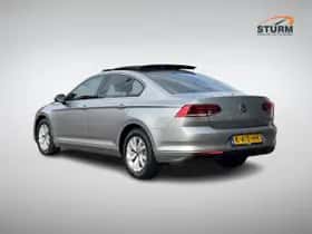 Volkswagen Passat (2021) thumbnail 6