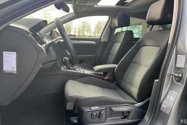 Volkswagen Passat (2021) thumbnail 9