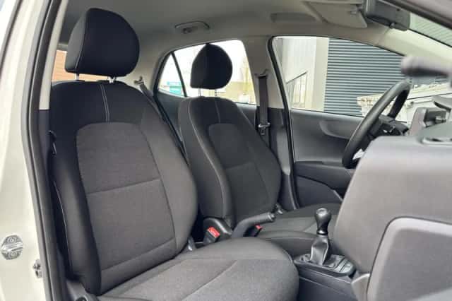 Kia Picanto (2017) thumbnail 11