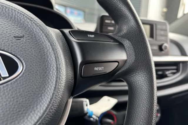 Kia Picanto (2017) thumbnail 16