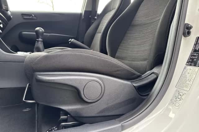 Kia Picanto (2017) thumbnail 23