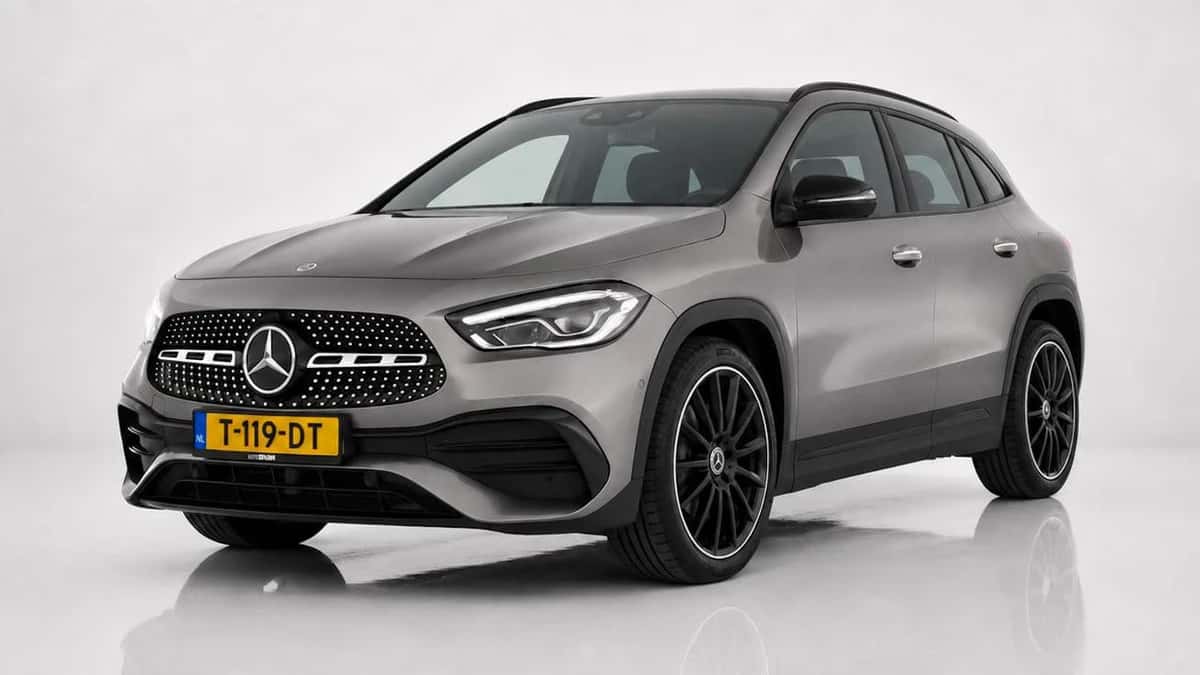 Mercedes-Benz GLA (2023) — foto 1