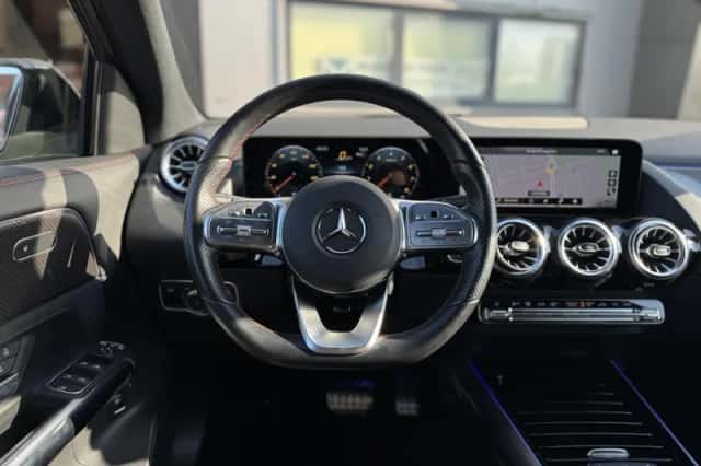 Mercedes-Benz GLA (2023) thumbnail 12