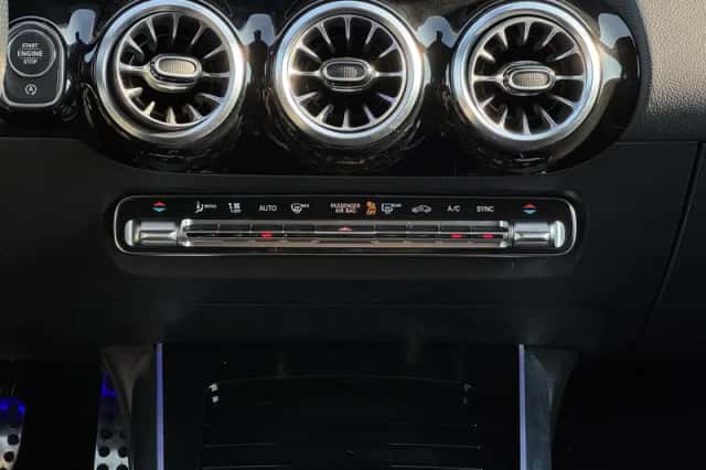 Mercedes-Benz GLA (2023) thumbnail 17