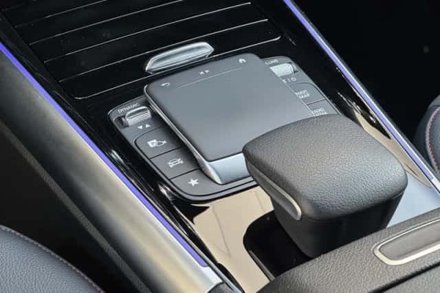 Mercedes-Benz GLA (2023) thumbnail 26