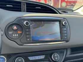 Toyota Yaris (2015) thumbnail 17
