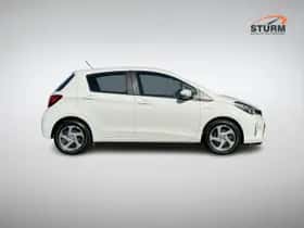 Toyota Yaris (2015) thumbnail 3