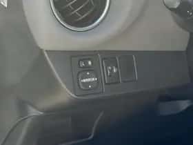 Toyota Yaris (2015) thumbnail 22