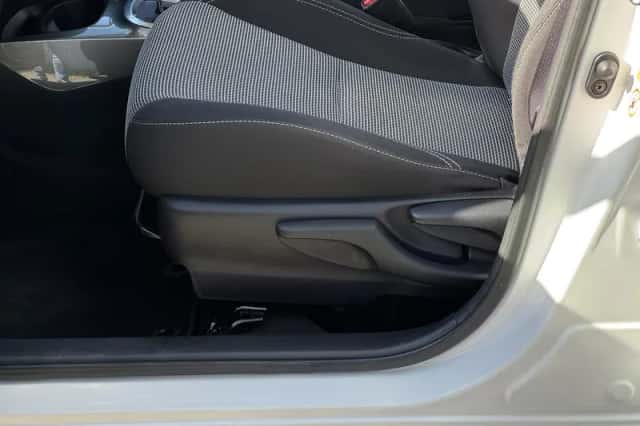 Toyota Yaris (2015) thumbnail 23