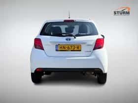 Toyota Yaris (2015) thumbnail 5