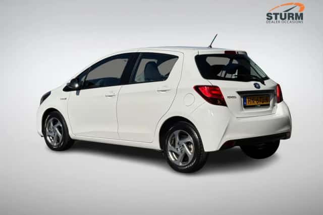 Toyota Yaris (2015) thumbnail 6