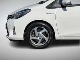 Toyota Yaris (2015) thumbnail 8