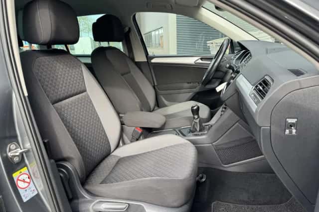 Volkswagen Tiguan (2018) thumbnail 11