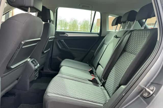 Volkswagen Tiguan (2018) thumbnail 12