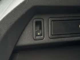 Volkswagen Tiguan (2018) thumbnail 21