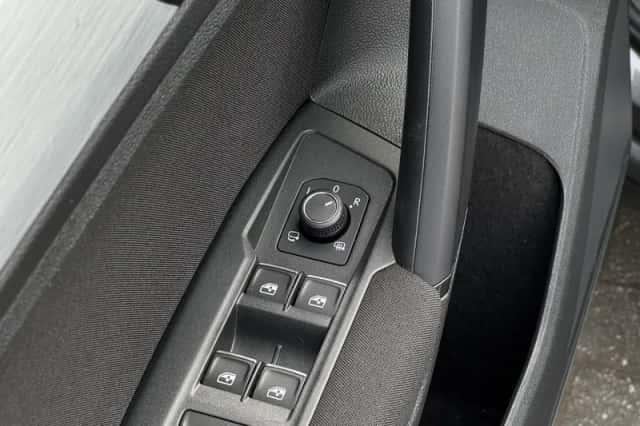Volkswagen Tiguan (2018) thumbnail 23