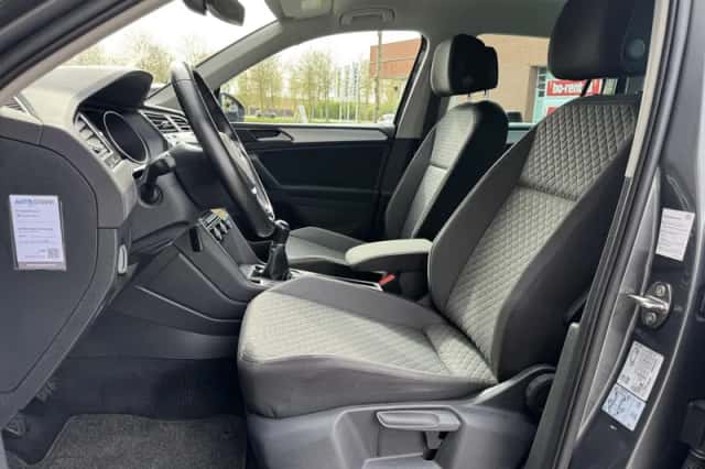 Volkswagen Tiguan (2018) thumbnail 9