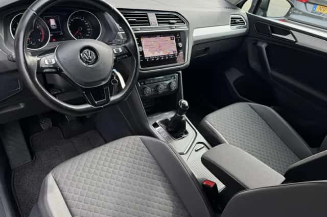 Volkswagen Tiguan (2018) thumbnail 10
