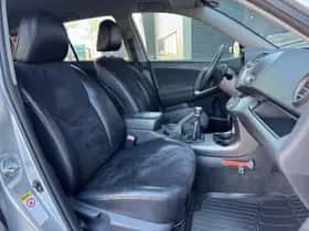 Toyota RAV4 (2012) thumbnail 11