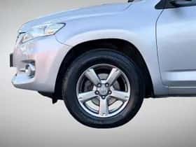 Toyota RAV4 (2012) thumbnail 8