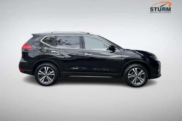 Nissan X-Trail (2018) thumbnail 3