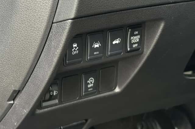 Nissan X-Trail (2018) thumbnail 25