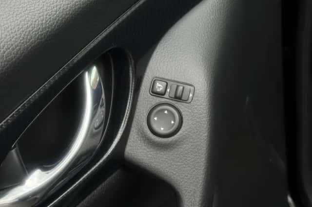 Nissan X-Trail (2018) thumbnail 26