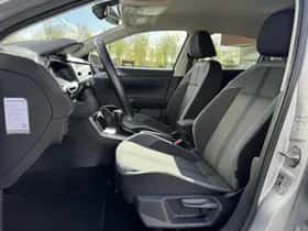 Volkswagen Polo (2021) thumbnail 9