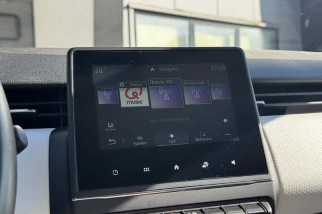Renault Clio (2022) thumbnail 16
