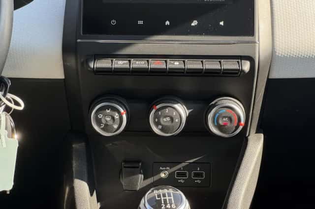 Renault Clio (2022) thumbnail 17