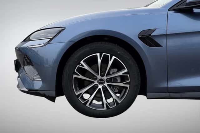 BYD Seal (2026) thumbnail 8