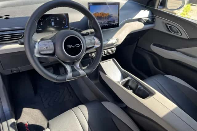 BYD Dolphin (2026) thumbnail 10
