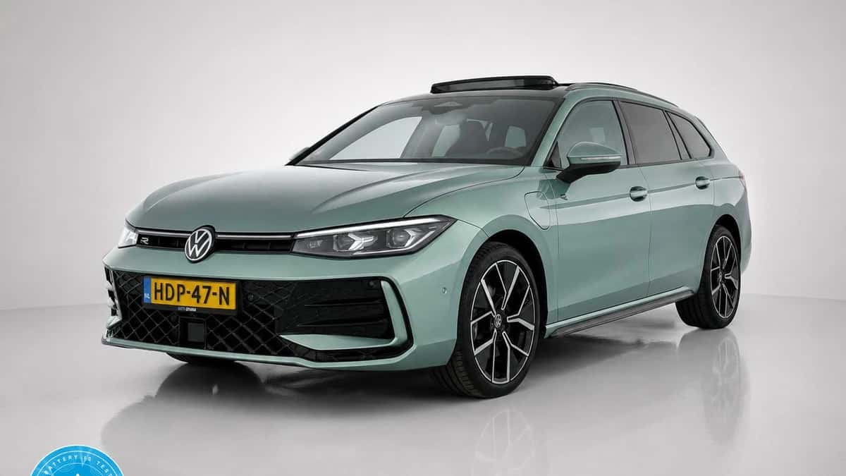 Volkswagen Passat (2025) — foto 1
