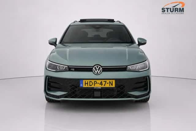 Volkswagen Passat (2025) thumbnail 2