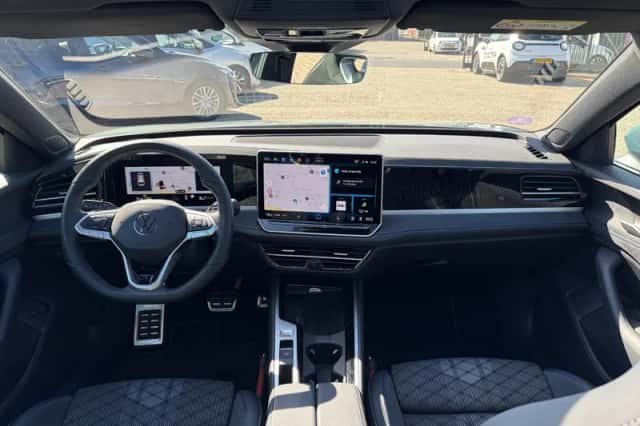 Volkswagen Passat (2025) thumbnail 13