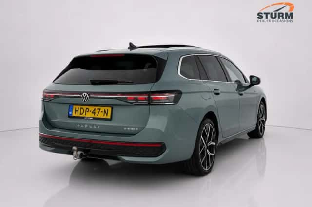 Volkswagen Passat (2025) thumbnail 4