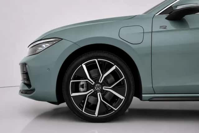 Volkswagen Passat (2025) thumbnail 8