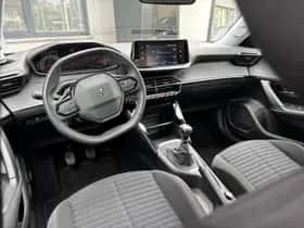Peugeot 2008 (2022) thumbnail 9