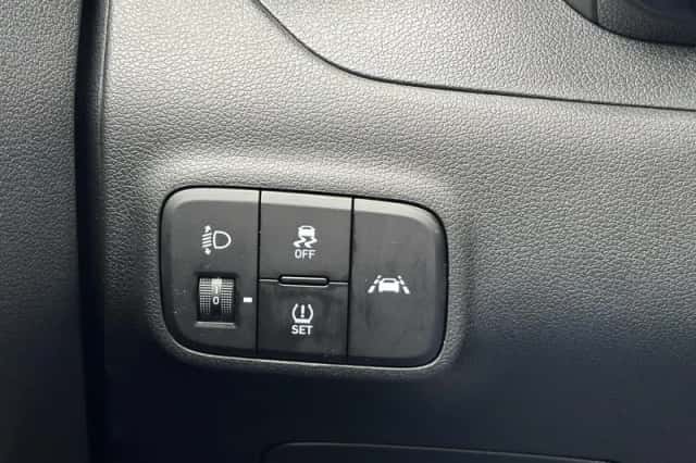 Hyundai i10 (2023) thumbnail 23