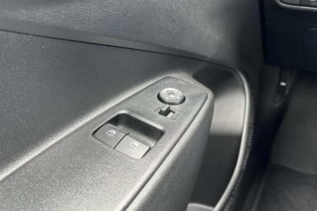 Hyundai i10 (2023) thumbnail 24