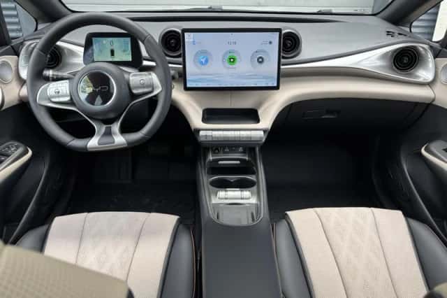 BYD Dolphin (2026) thumbnail 13