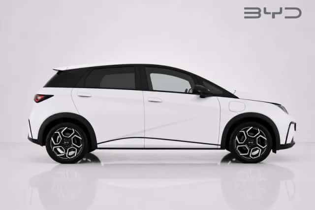BYD Dolphin (2026) thumbnail 3