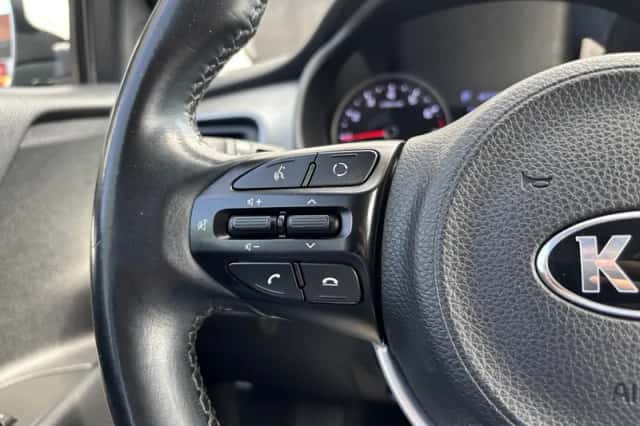 Kia Stonic (2020) thumbnail 13