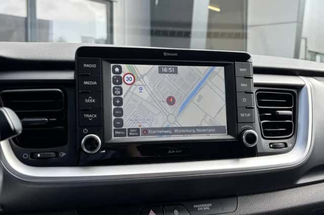 Kia Stonic (2020) thumbnail 17