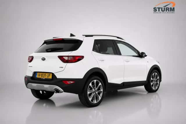 Kia Stonic (2020) thumbnail 3