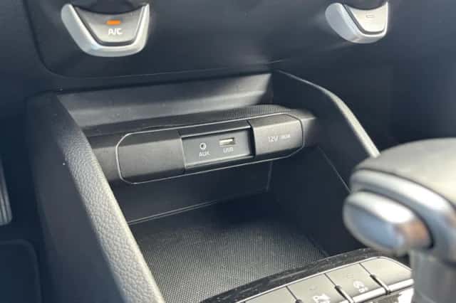 Kia Stonic (2020) thumbnail 21