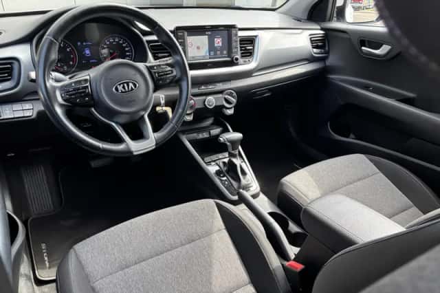 Kia Stonic (2020) thumbnail 8