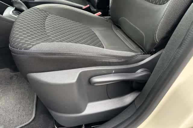 Renault Captur (2019) thumbnail 23